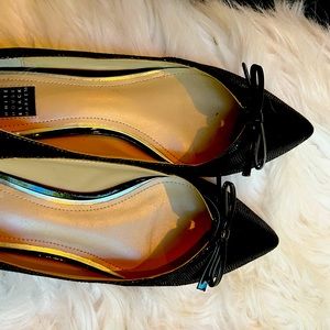 Womens chic WH/BM black Flats